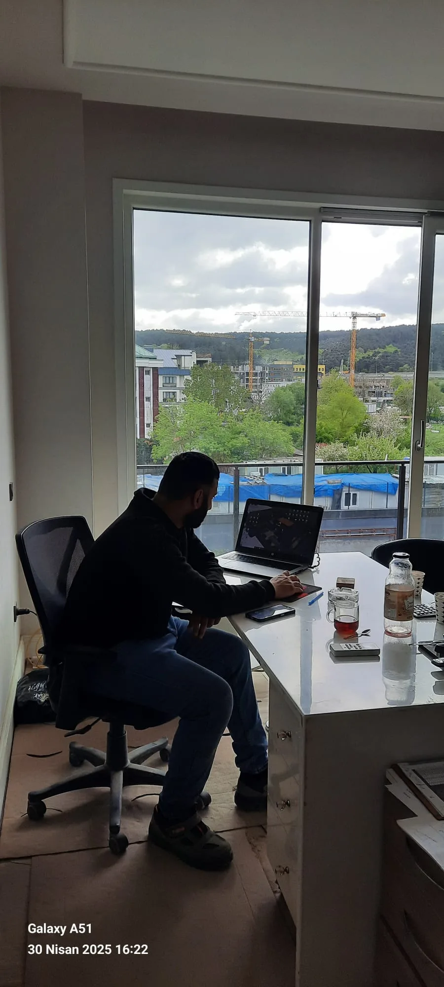 Sahada bilgisayar üzerinden teknik proje incelemesi